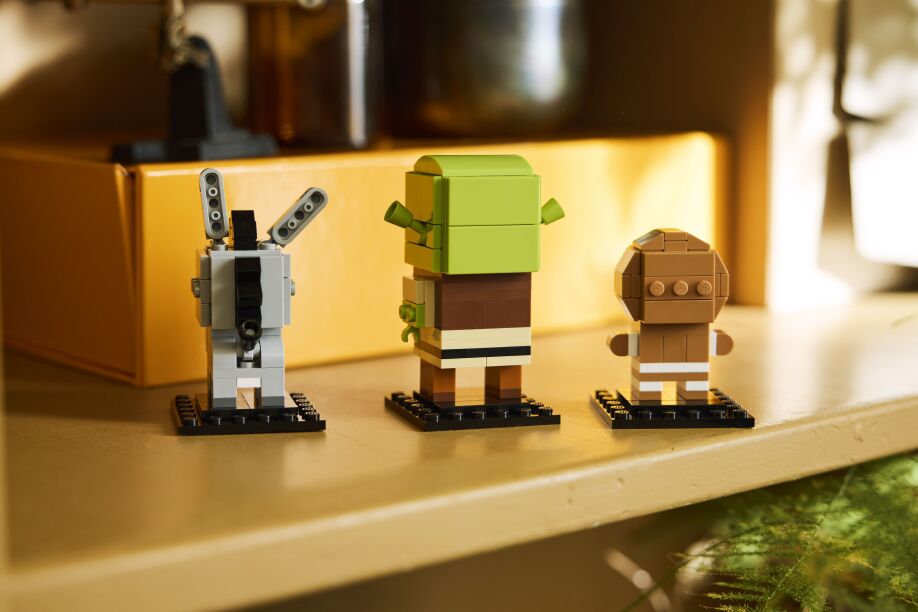 LEGO® Brickheadz Shrek, Donkey & Gingy Figures (40923) (4)