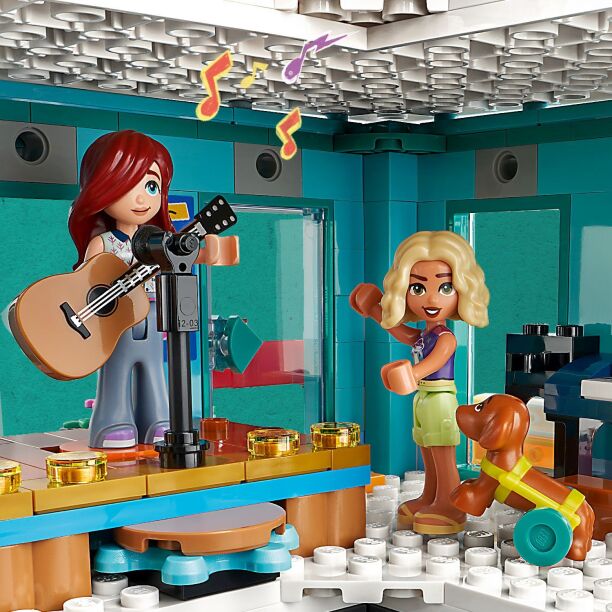LEGO Friends Heartlike City Community Center (41748) (2)