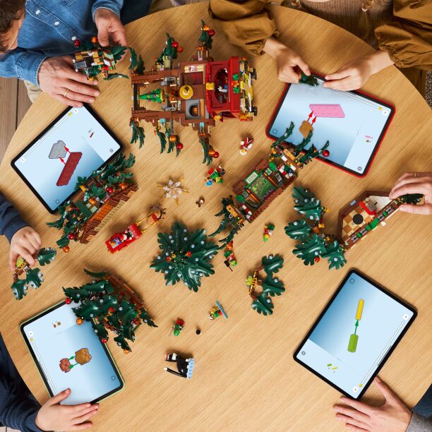LEGO Family Christmas Tree Decoration (41843) (5)