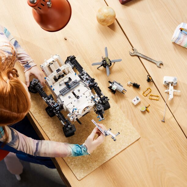 LEGO® Technic Nasa Mars Rover Perseverance (42158) (5)