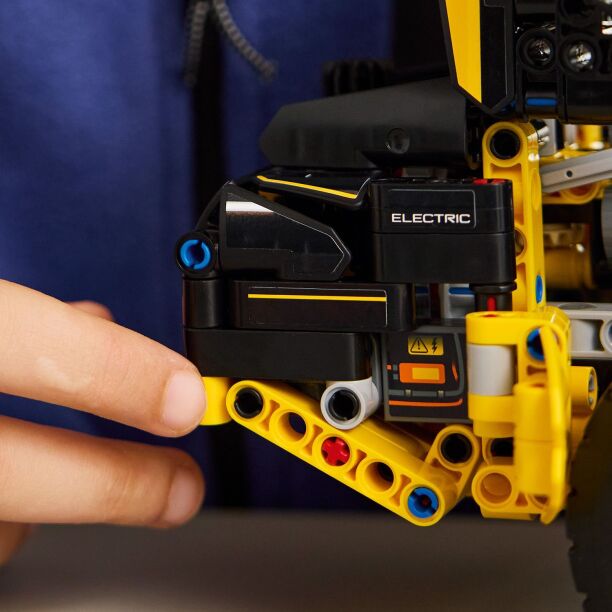 LEGO Technic Volvo L120 Electric Wheel Loader (42209) (4)