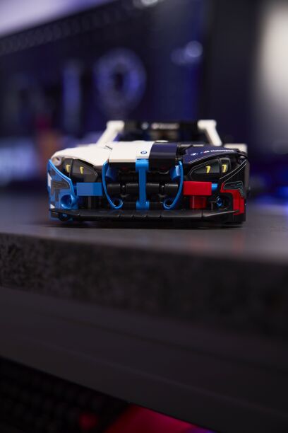 LEGO Technic BMW M4 GT3 EVO Race Car (42226) (8)