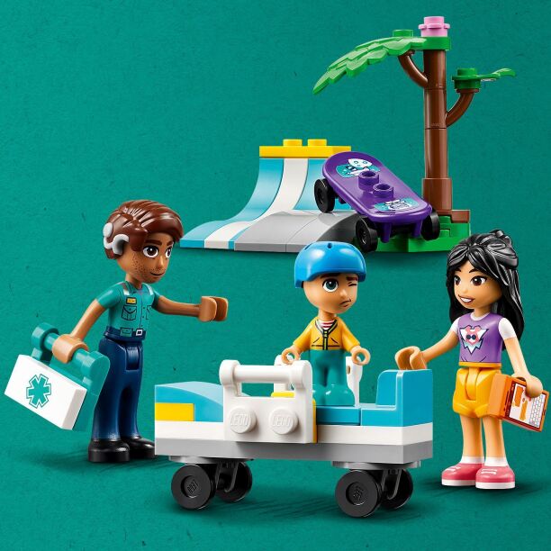 LEGO Friends Heartlake City Hospital Ambulance (42613) (3)