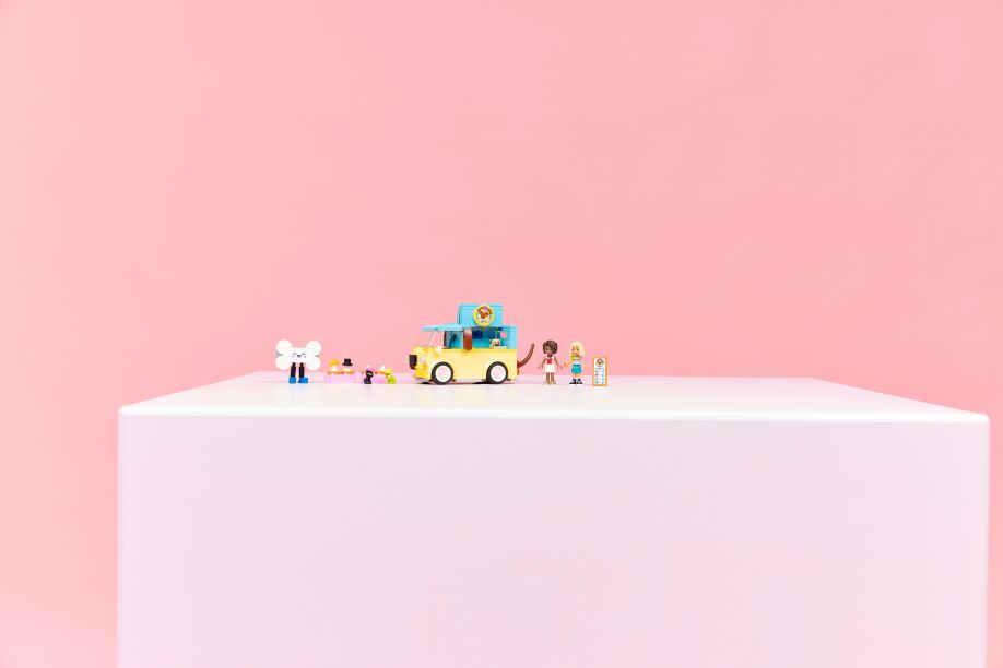 LEGO Friends Pet Accesories Van (42678) (11)