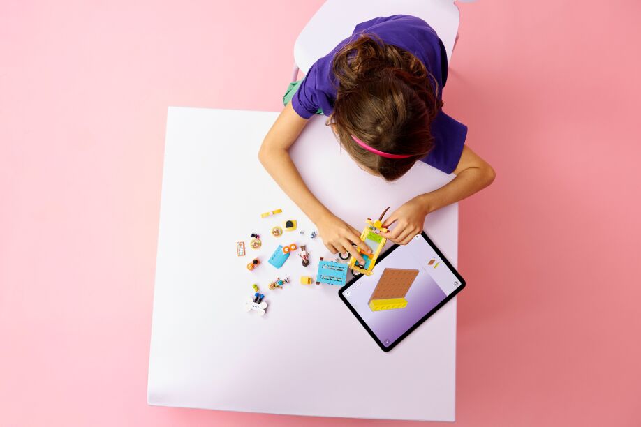 LEGO Friends Pet Accesories Van (42678) (5)