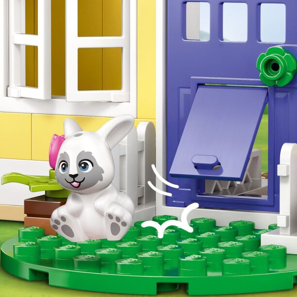 LEGO Friends Heartlake City Bunny Hotel (42679) (2)