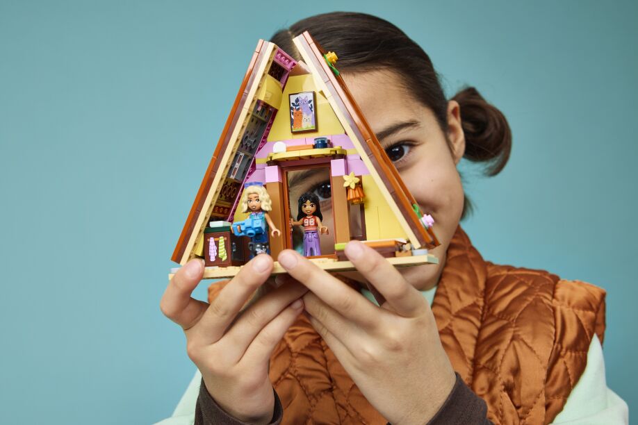 LEGO® Friends Nature Glamping Cabin (42682) (7)