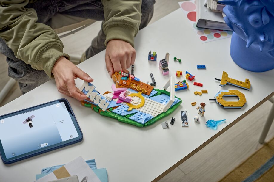 LEGO® Editions Lionel Messi-Soccer Highlights (43011) (2)