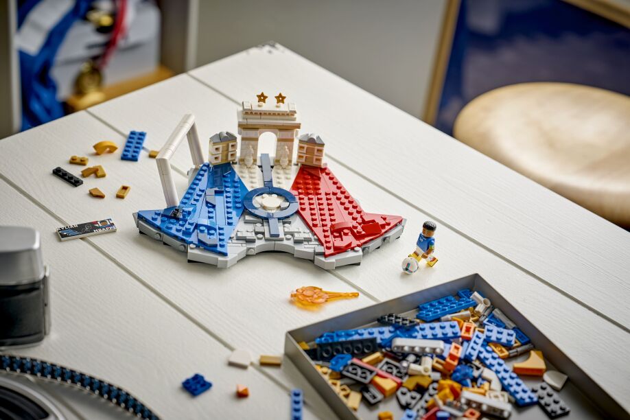 LEGO® Editions Kylian Mbappe-Soccer Highlights (43013) (5)