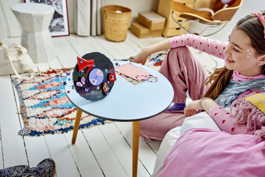 LEGO® Editions Olivia Rodrigo's Vinyl (43028) (5)