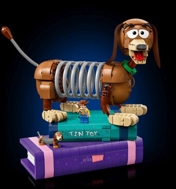 LEGO® Disney Toy Story Slinky Dog Bookends (43301) (2)