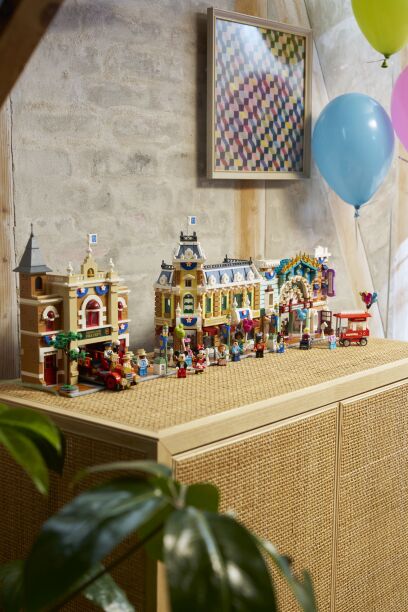LEGO® Disney Main Street U.S.A. (43302) (17)