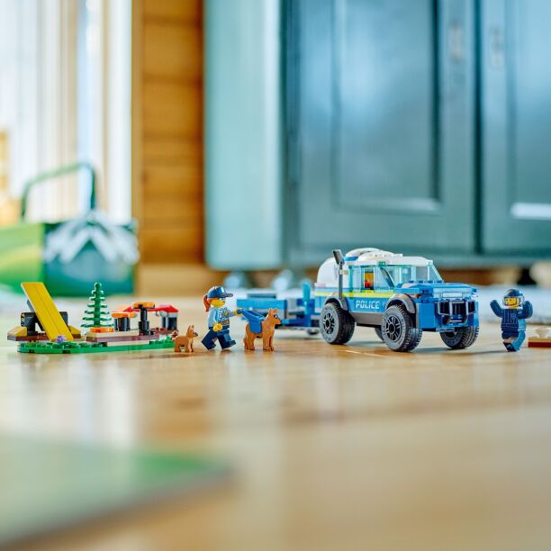 LEGO City Mobile Police Dog Training (60369) (6)
