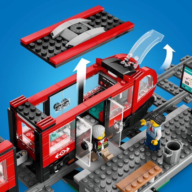 LEGO City Downtown Streetcar & Station (60423) (2)