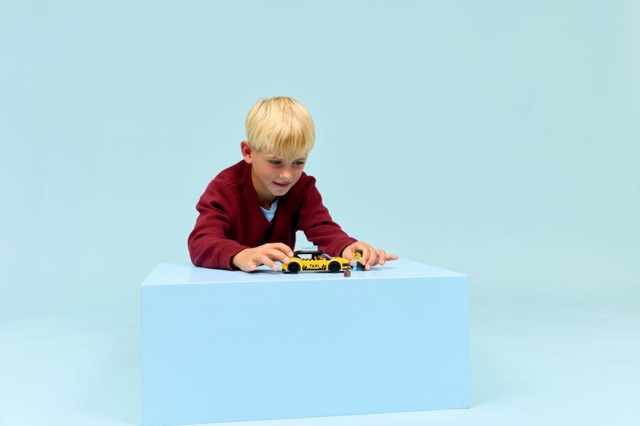 LEGO City Yellow Taxi (60487) (8)