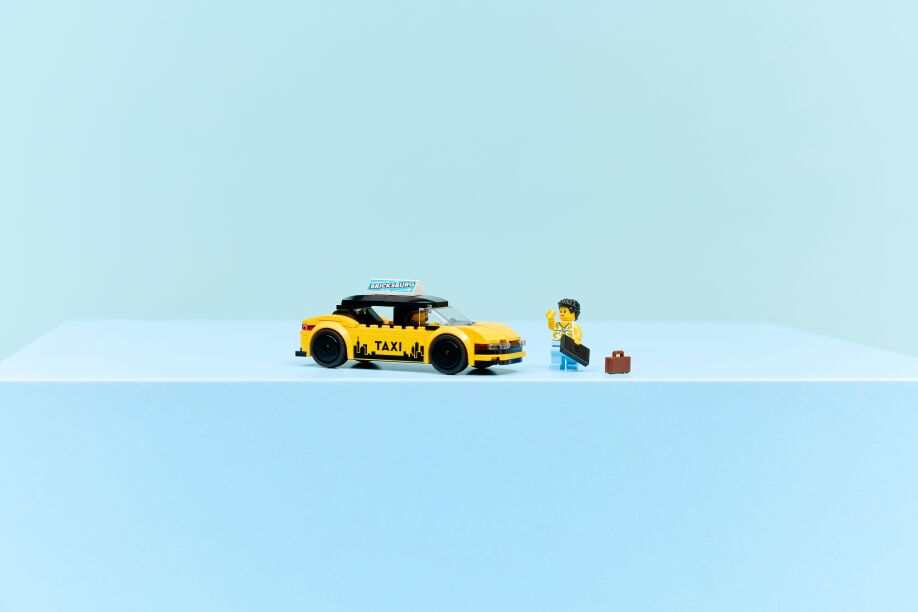 LEGO City Yellow Taxi (60487) (9)