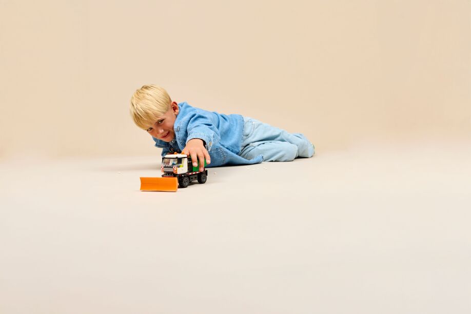 LEGO City Snowplow (60490) (8)
