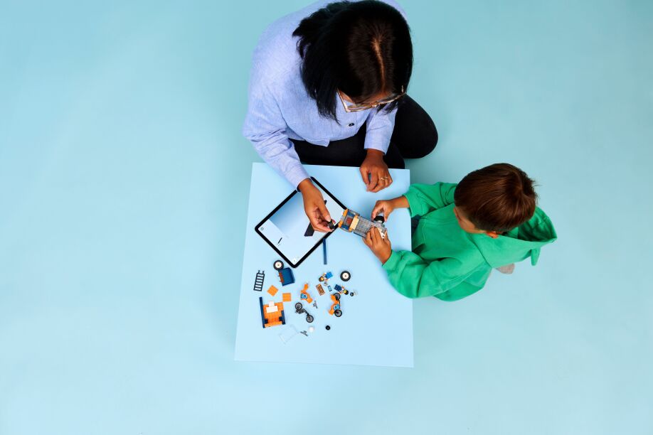 LEGO City Motorcycle Transpoter (60491) (5)