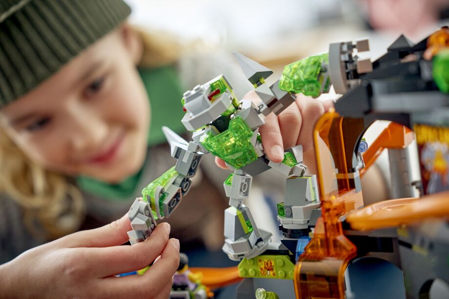 LEGO® City Lava Land Roller Coaster Park (60501) (9)