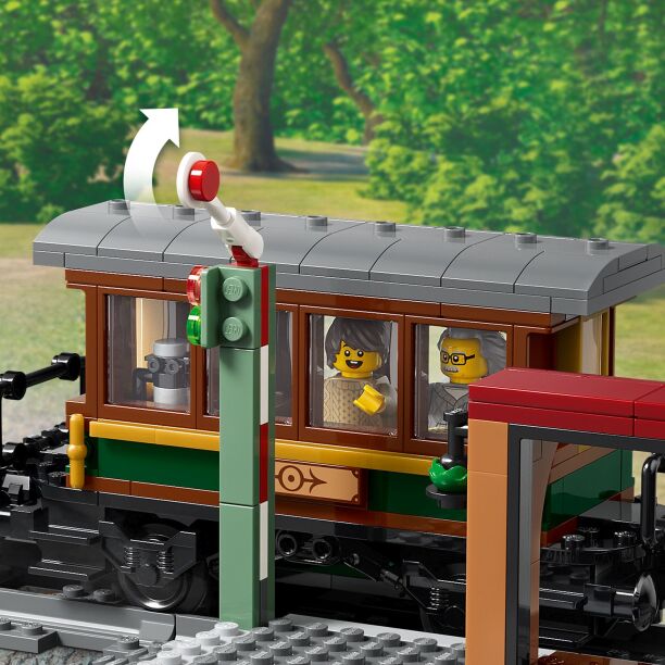 LEGO® City Vintage Steam Train (60511) (6)
