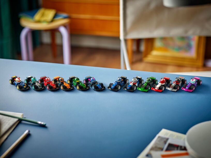 LEGO Minifigures F1 Collectible Race Cars (71049) (11)