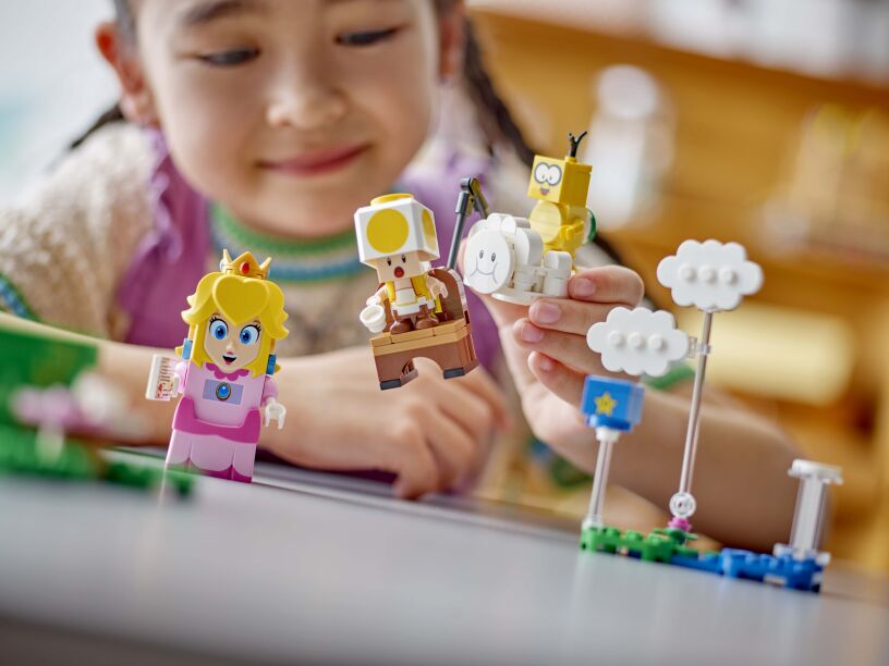 LEGO Super Mario Adventures With Interactive Lego Peach (71441) (9)