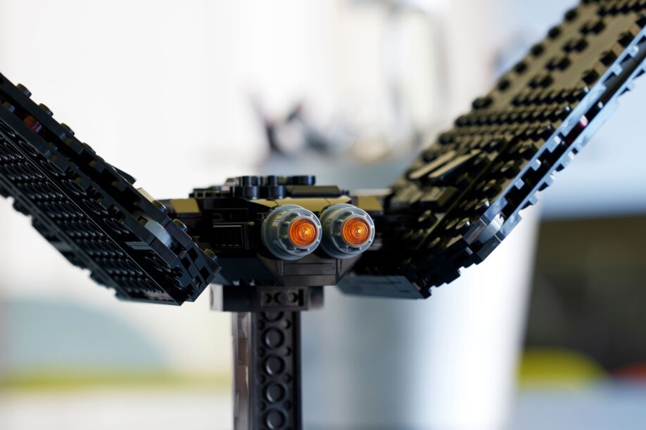 LEGO Star Wars Kaylo Ren's Command Shuttle (75406) (8)