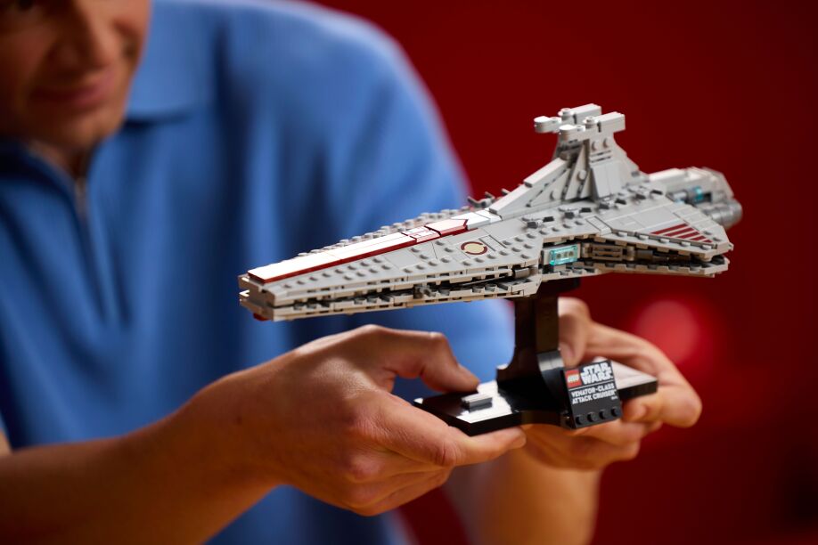 LEGO Star Wars Venator-Class Attack Cruiser (75441) (8)