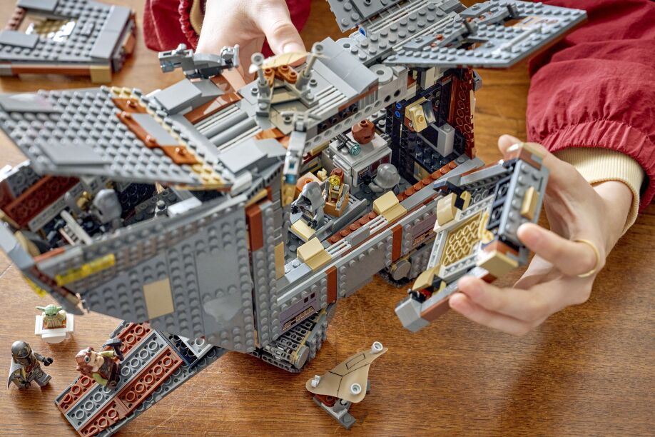 LEGO® Star Wars Offworld Sandcrawler & Mudhorn (75453) (5)