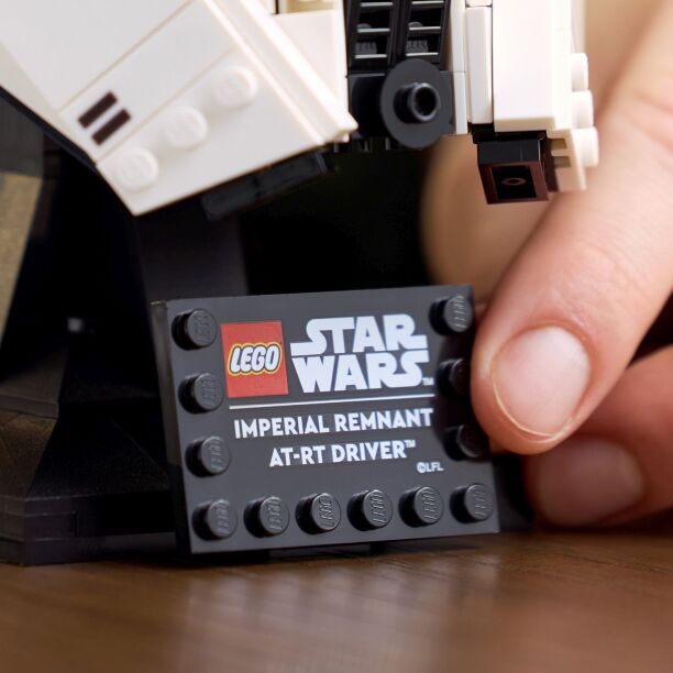 LEGO® Star Wars Imperial Remnant AT-RT Driver Helmet (75458) (4)
