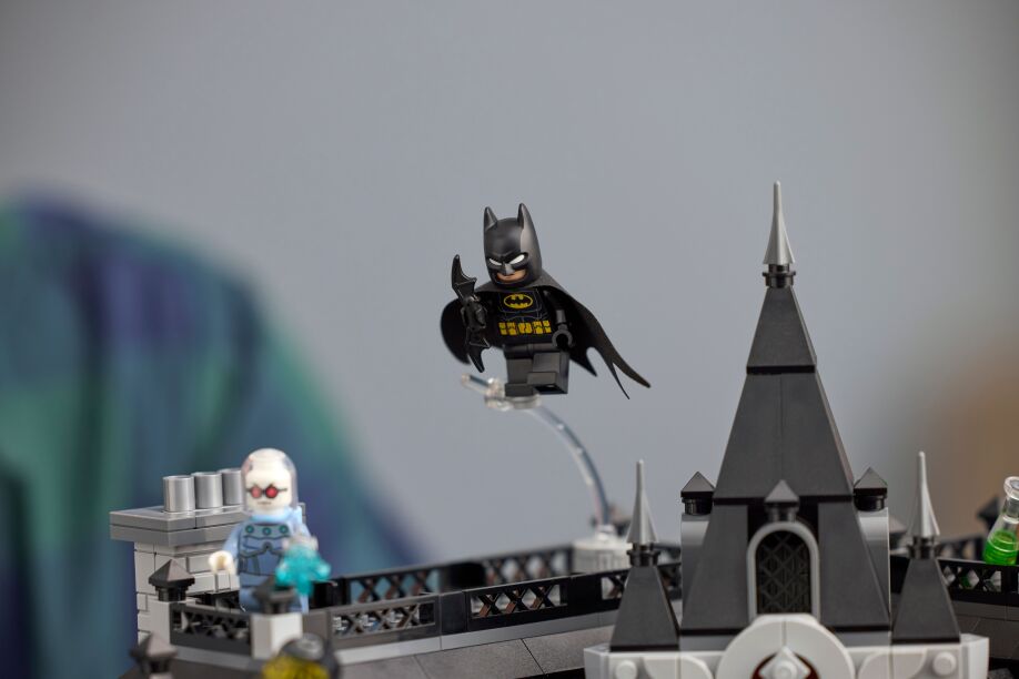 LEGO Super Heroes DC Batman Arkham Asylum (76300) (12)