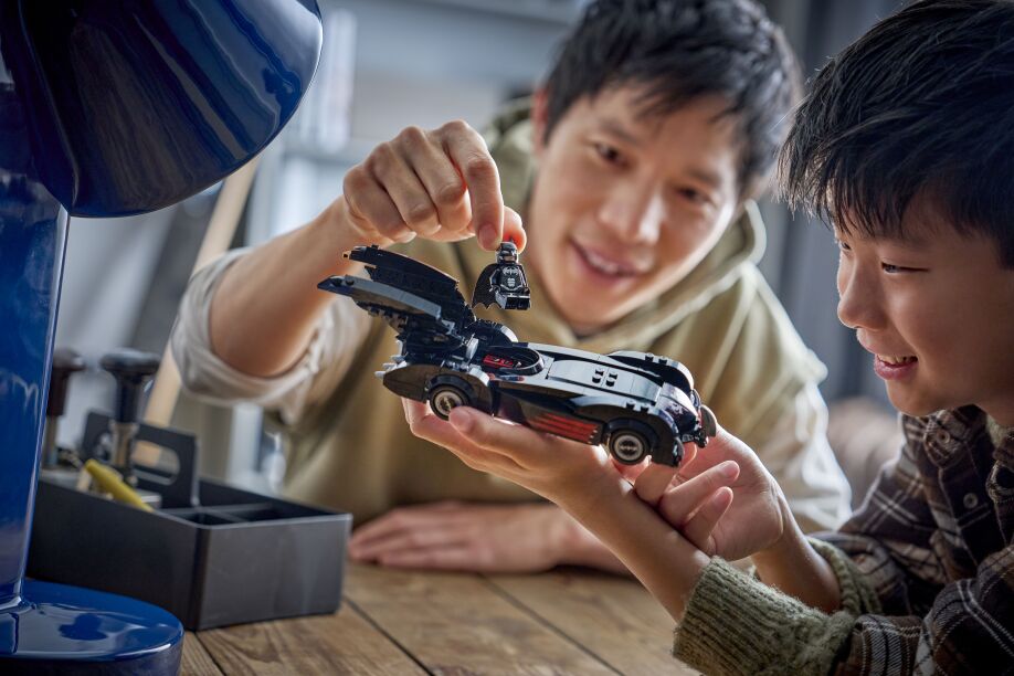 LEGO Super Heroes Batman & Robin Batmobile (76333) (3)