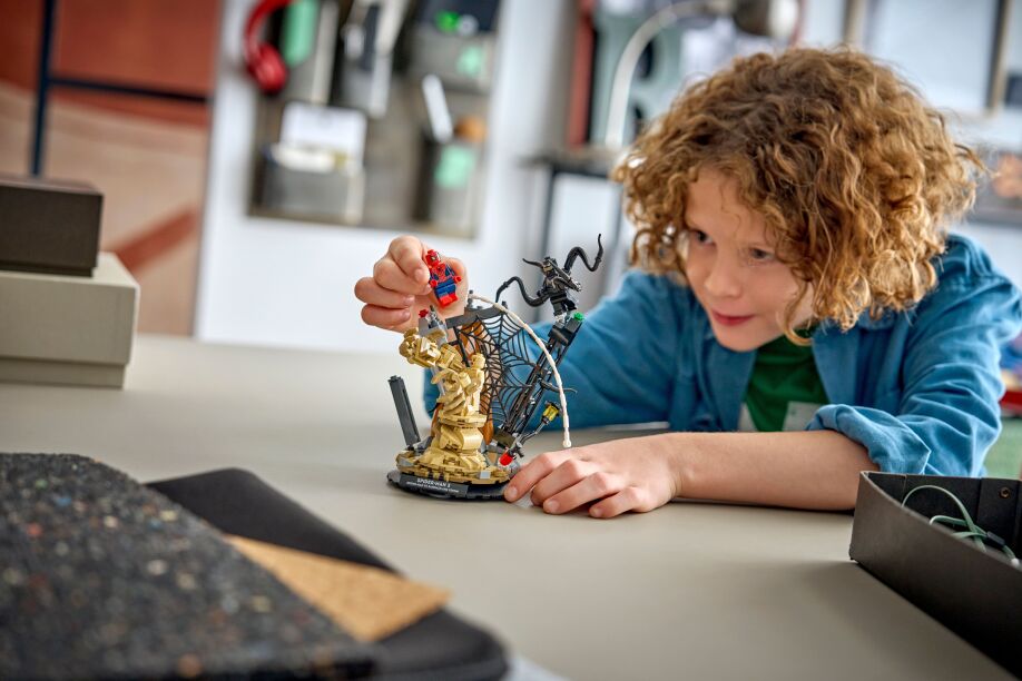 LEGO Super Heroes Epic Battle: Spider-Man vs. Sandman (76334) (6)