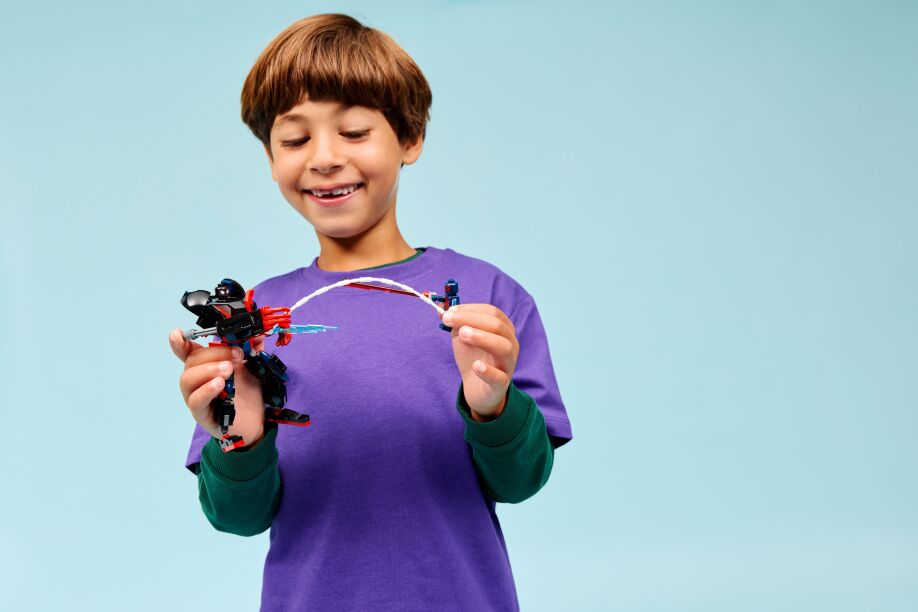 LEGO Super Heroes Miles Morales vs. Spider-Man 2099 (76337) (7)