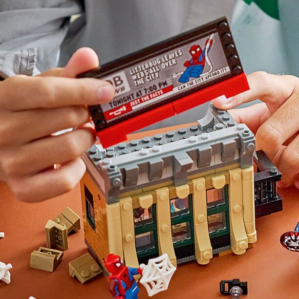 LEGO Super Heroes Spider-Man vs. Mysterio: The Dialy Bugle (76342) (6)