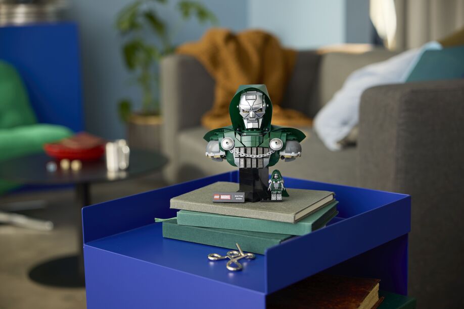 LEGO® Super Heroes Doctor Doom Bust (76345) (8)
