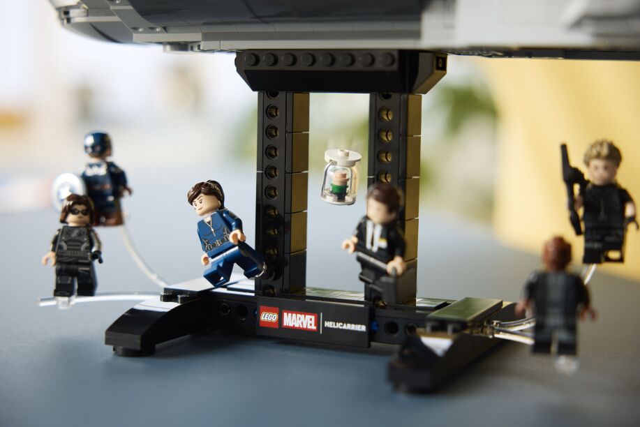 LEGO® Super Heroes S.H.I.E.L.D. Helicarrier (76354) (11)