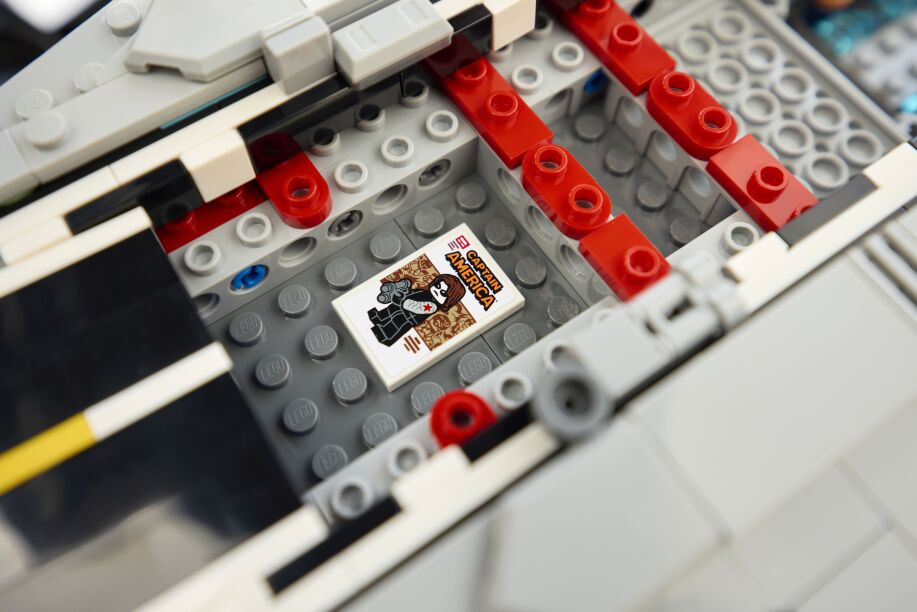 LEGO® Super Heroes S.H.I.E.L.D. Helicarrier (76354) (13)
