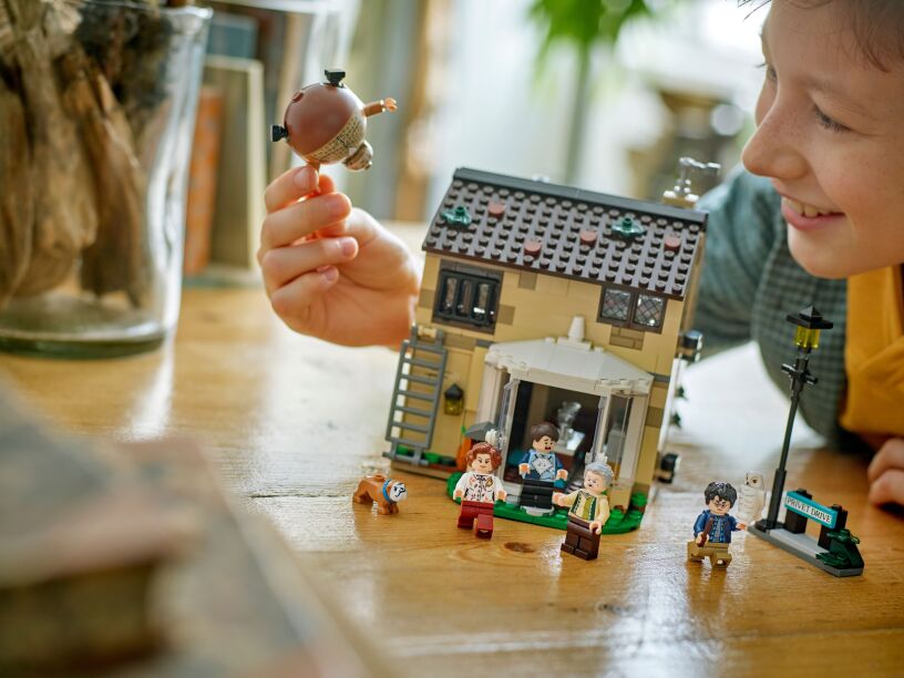 LEGO Harry Potter Privet Drive: Aunt Marge's Visit (76451) (9)