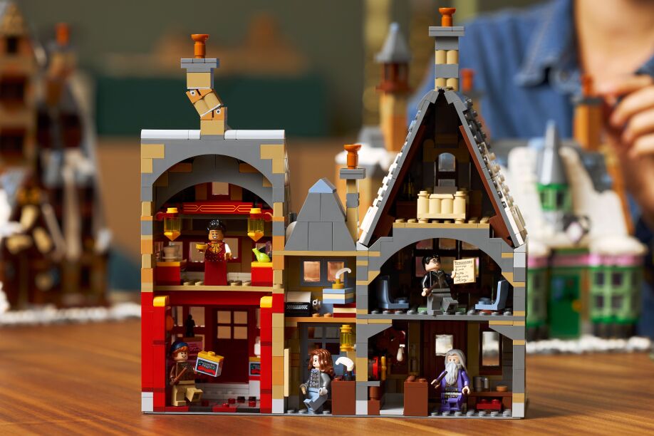 LEGO Harry Potter Hogsmeade Village Collector's Edition (76457) (11)