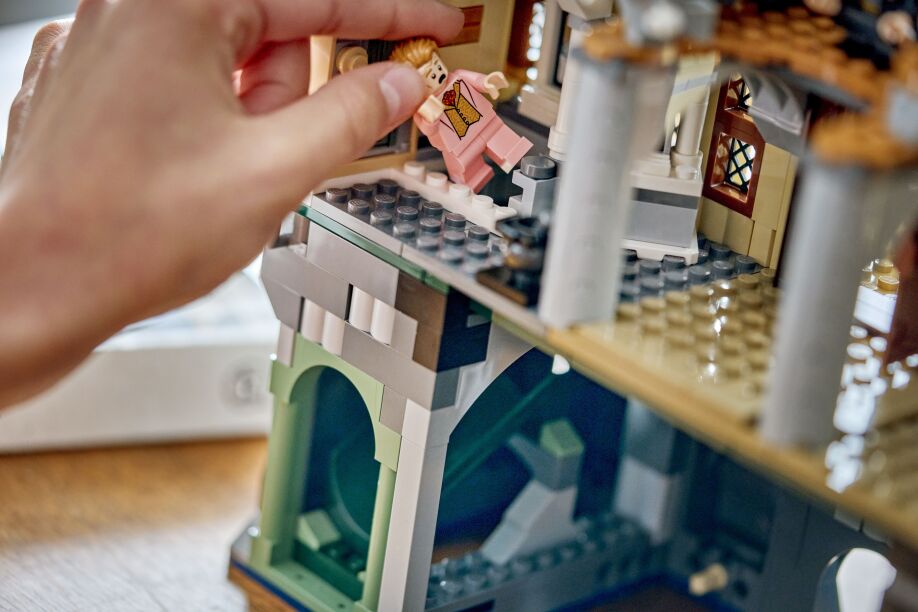LEGO® Harry Potter Hogwarts Castle: East Wing (76473) (10)