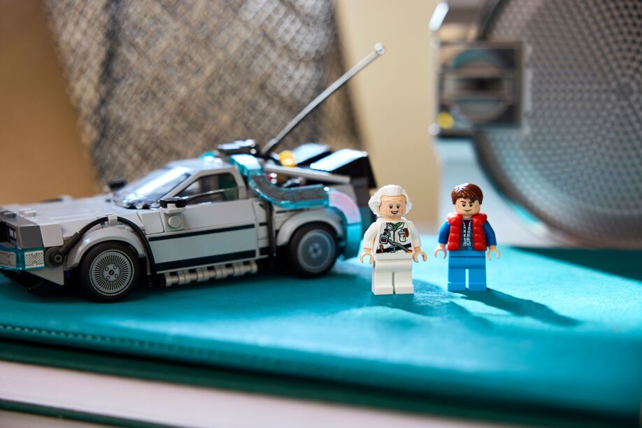 LEGO Speed Champions Time Machine From Back To The Future (77256) (5)