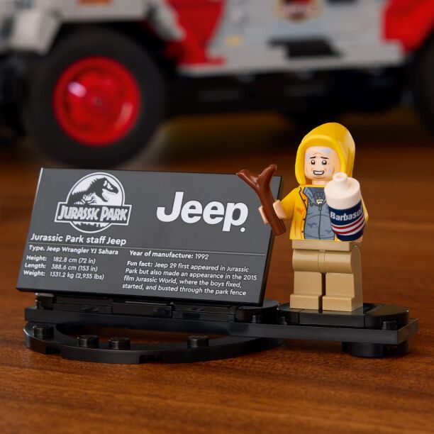 LEGO® Jurassic World Jurassic Jeep Wrangler (77984) (4)